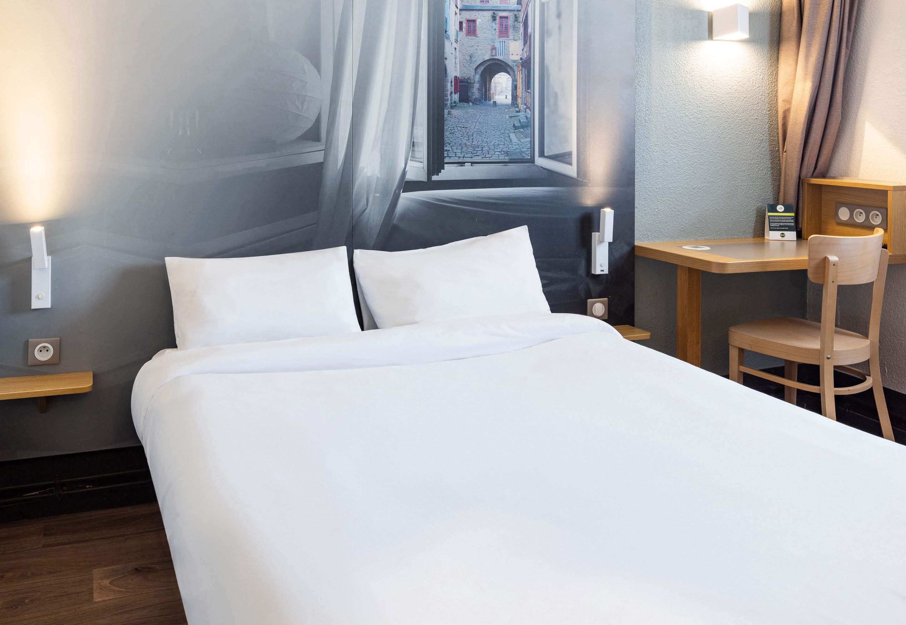 premium bedding, desk, soundproofing, free wifi