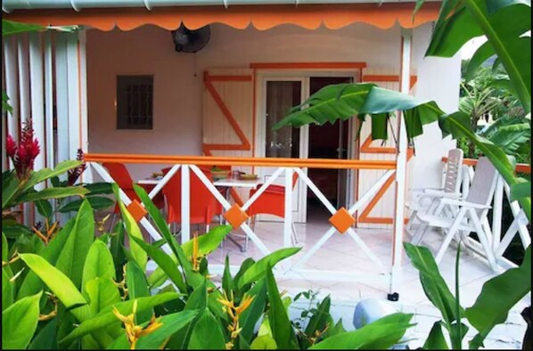 Bungalow | Balcón