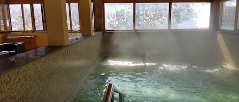 Soins d'hydrothérapie, salles de massage et de soins