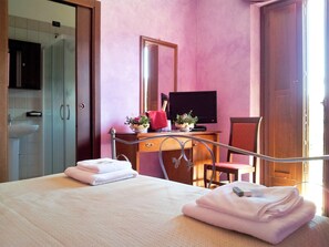 標準雙人房, 1 張標準雙人床, 露台 | 意大利 Frette 床單、高級寢具、羽絨被、迷你吧