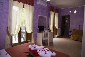 Frette Italian sheets, premium bedding, down duvets, minibar - Agriturismo La Rocca dei Briganti (Rocca Massima)