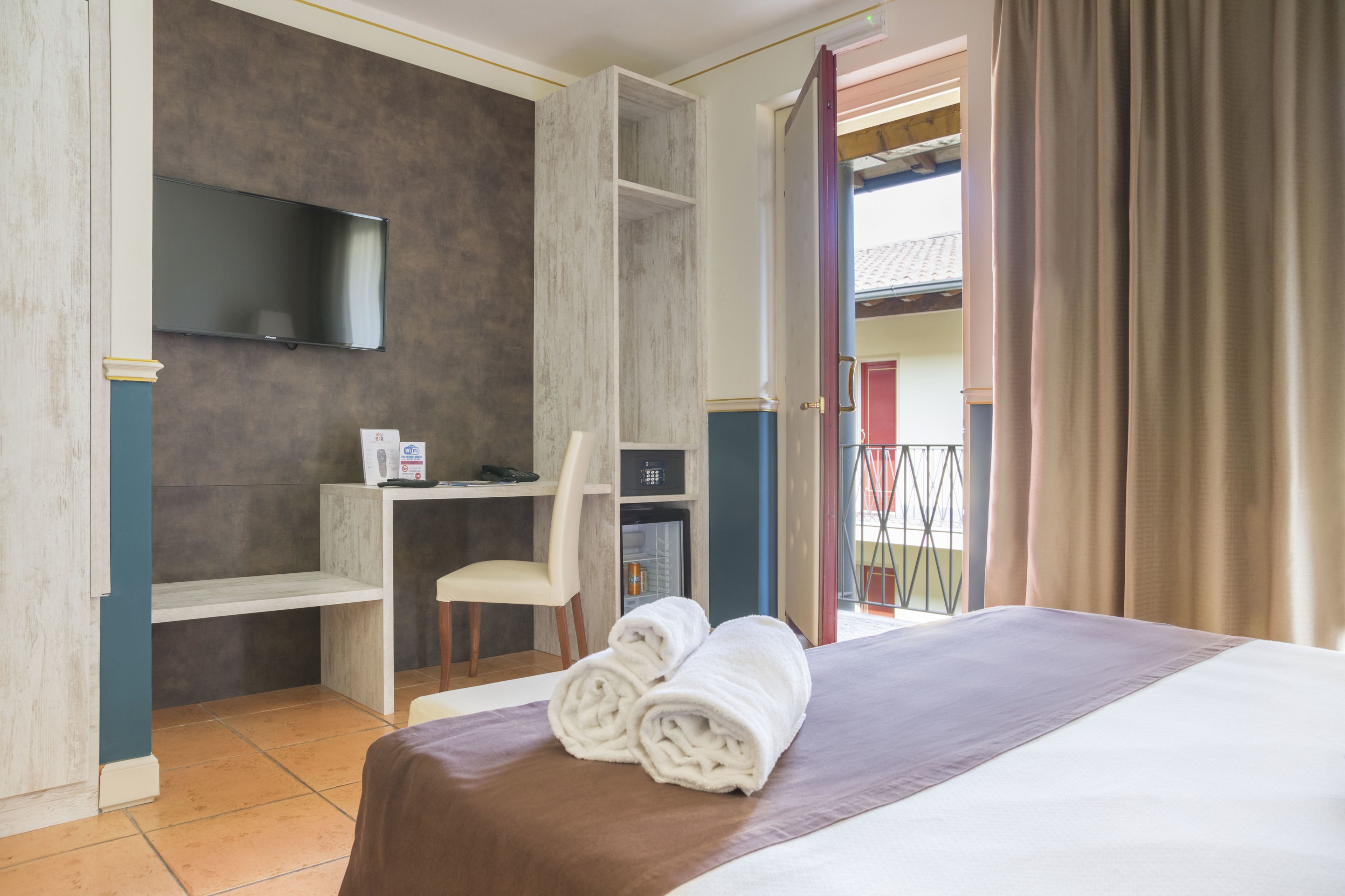 duplex, 1 double bed | premium bedding, minibar, in-room safe, desk