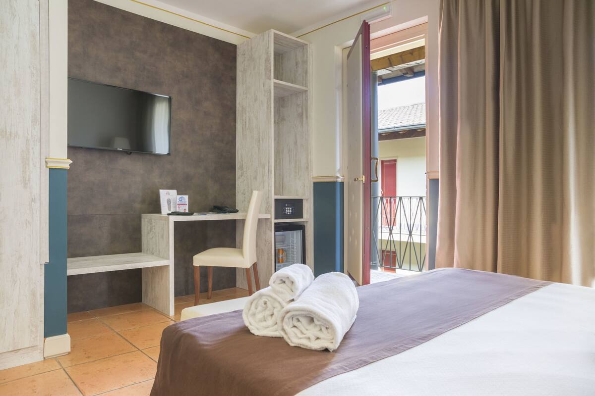 duplex, 1 double bed | premium bedding, minibar, in-room safe, desk