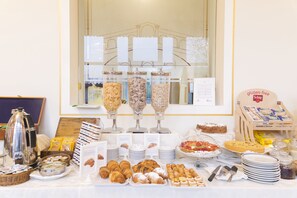 Petit déjeuner buffet compris tous les jours