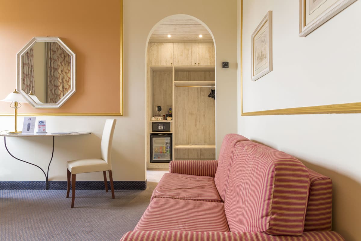junior suite | premium bedding, minibar, in-room safe, desk