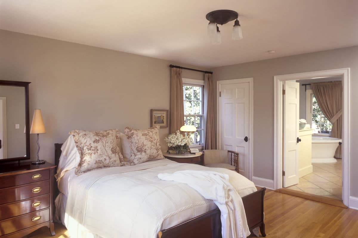 Suite de lujo, 1 cama de matrimonio | 1 dormitorio, ropa de cama de alta calidad, decoración individual