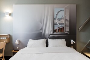 Vierbettzimmer, Nichtraucher | Schreibtisch, schallisolierte Zimmer, kostenloses WLAN, Bettwäsche