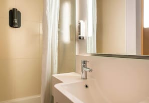 Shower, towels