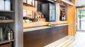 Desayuno buffet todos los días (con cargo)