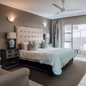Family Room - The Mandyville (Jeffreys Bay)