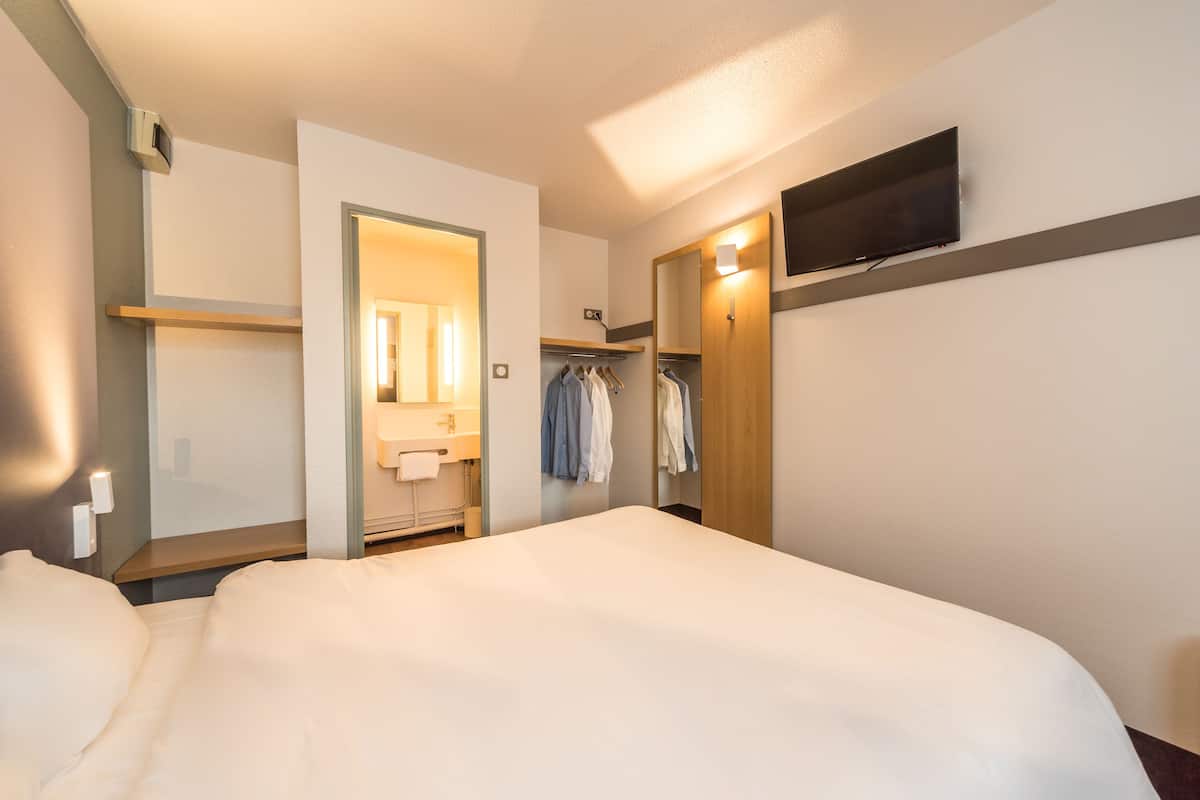 double room, non smoking | desk, soundproofing, free cots/infant beds, free wifi