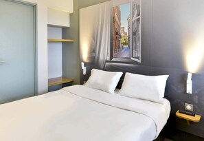 Bureau, chambres insonorisées, fer et planche à repasser, Wi-Fi gratuit