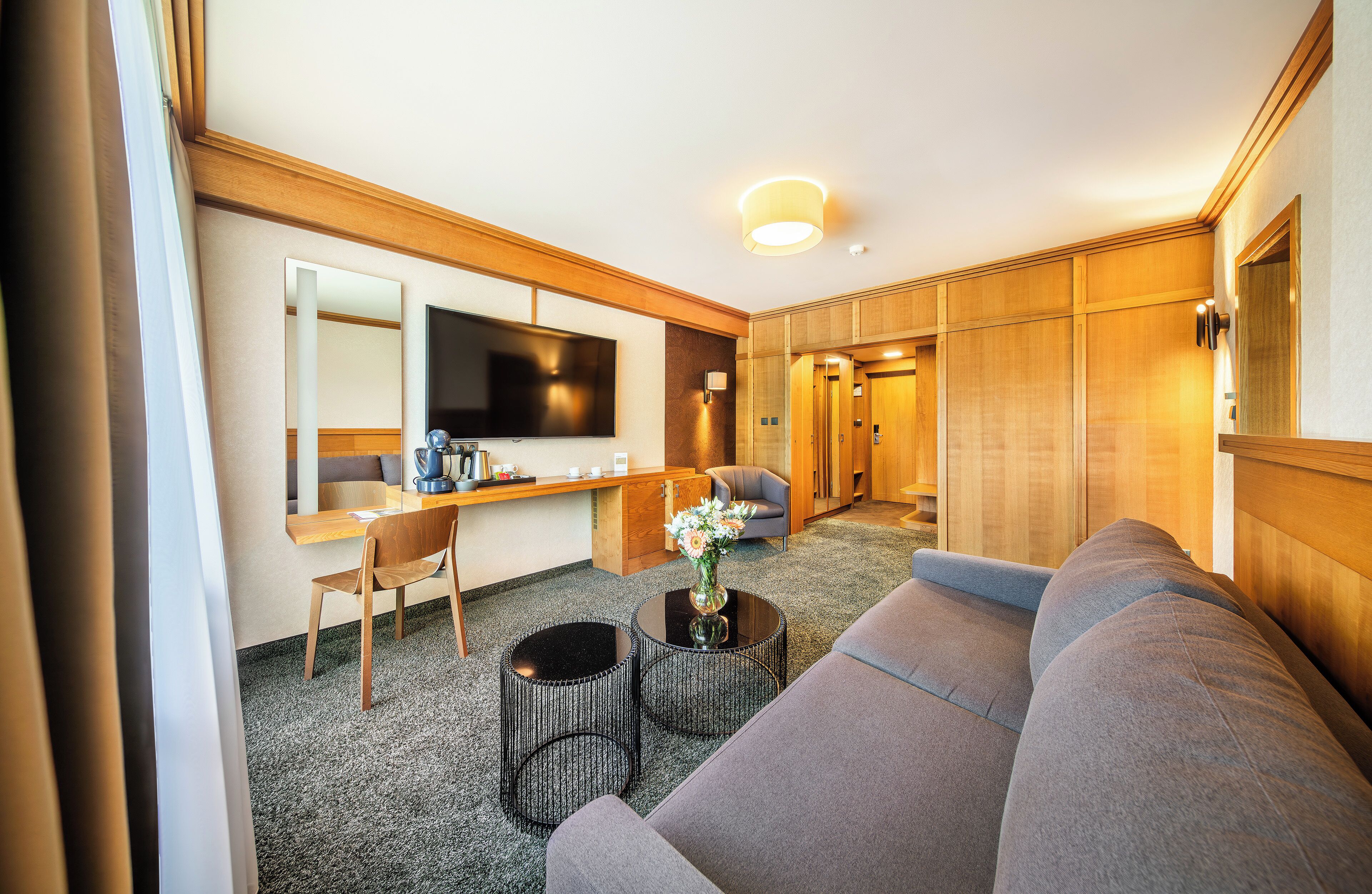 suite | 2 bedrooms, minibar, in-room safe, desk