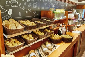 Free daily buffet breakfast  - Harmony Hotel (Spindleruv Mlyn)