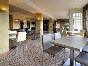 Dining - Hôtel Le Manoir (Apt)