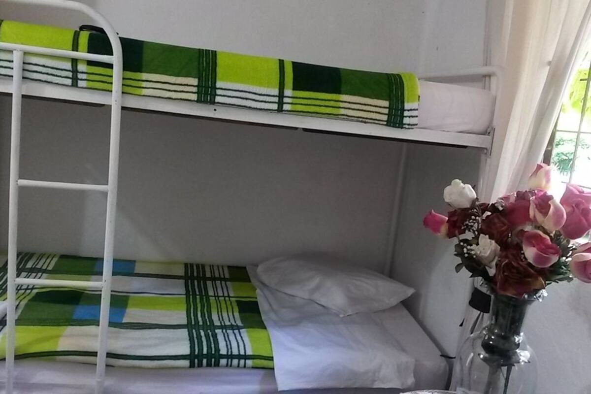 Iron/ironing board, rollaway beds, free WiFi