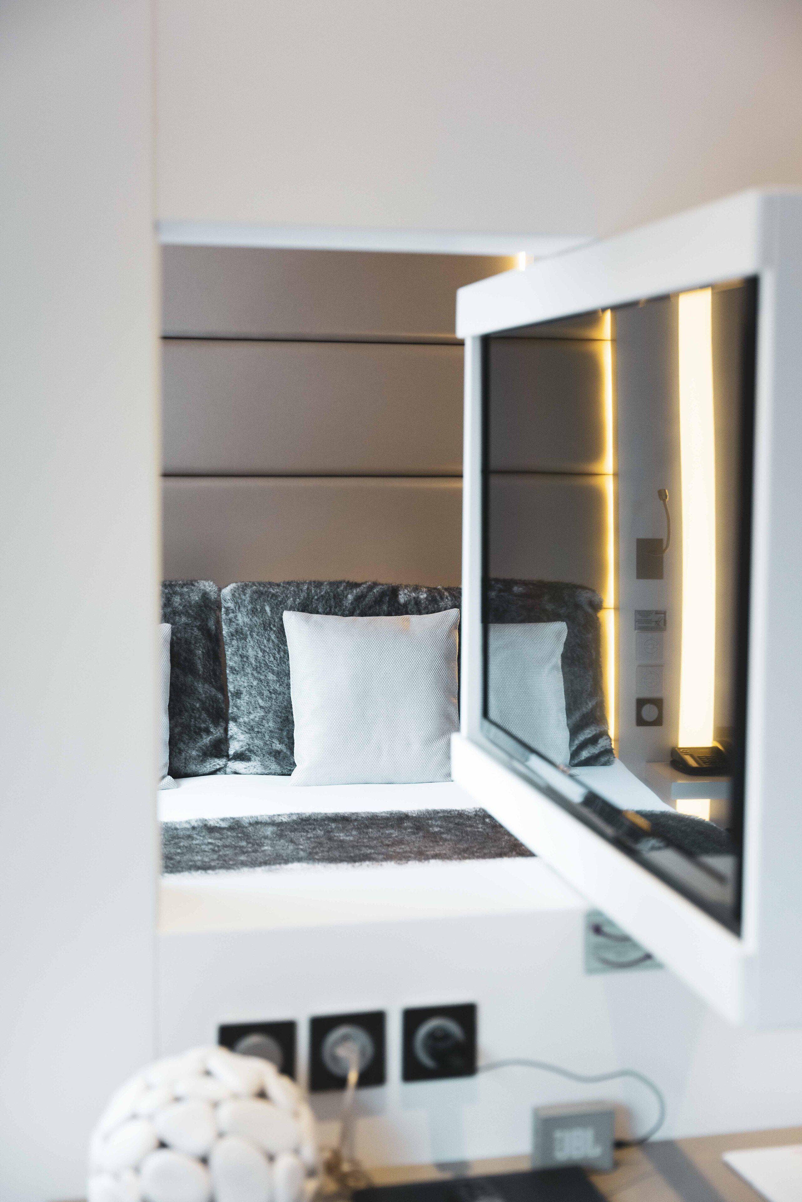 junior suite | premium bedding, minibar, in-room safe, desk
