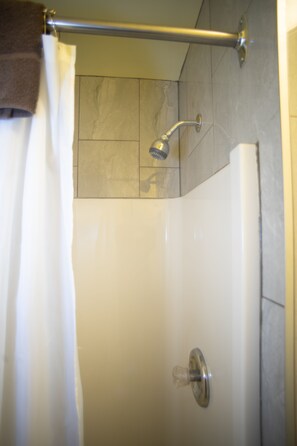 Free toiletries, towels, soap, shampoo - Stardust Motel (Camrose)