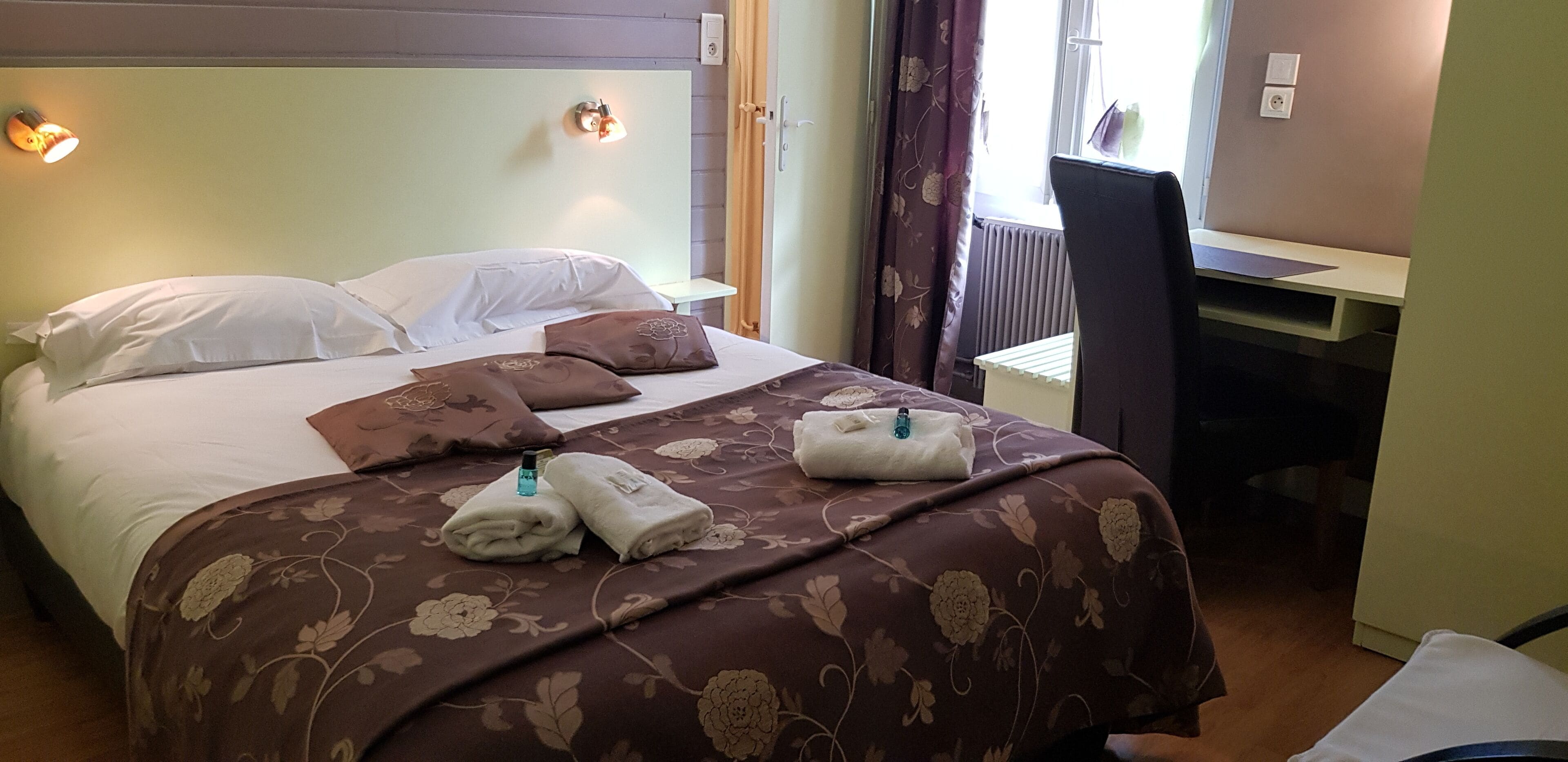 standard double room | desk, free wifi