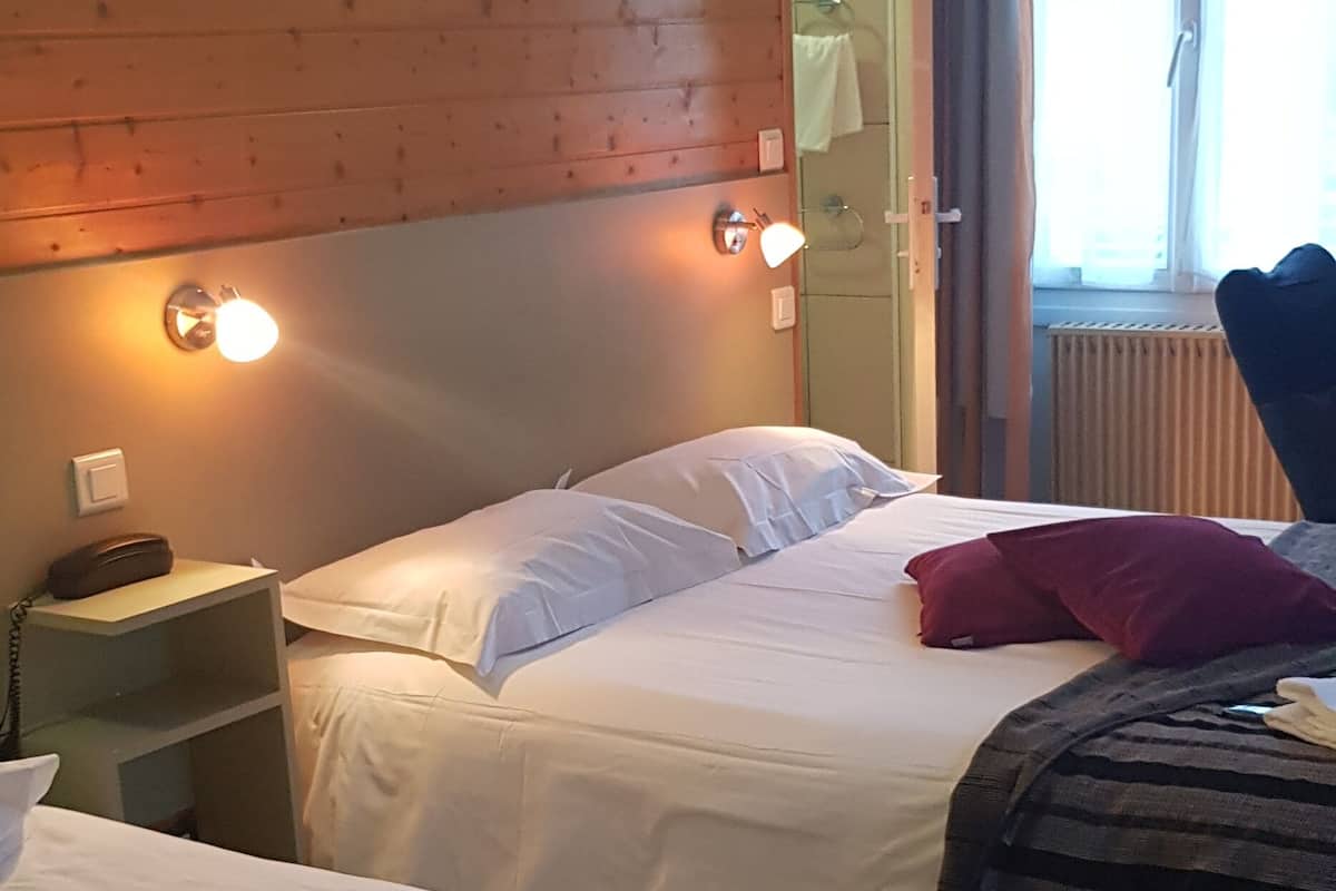 standard triple room | desk, free wifi