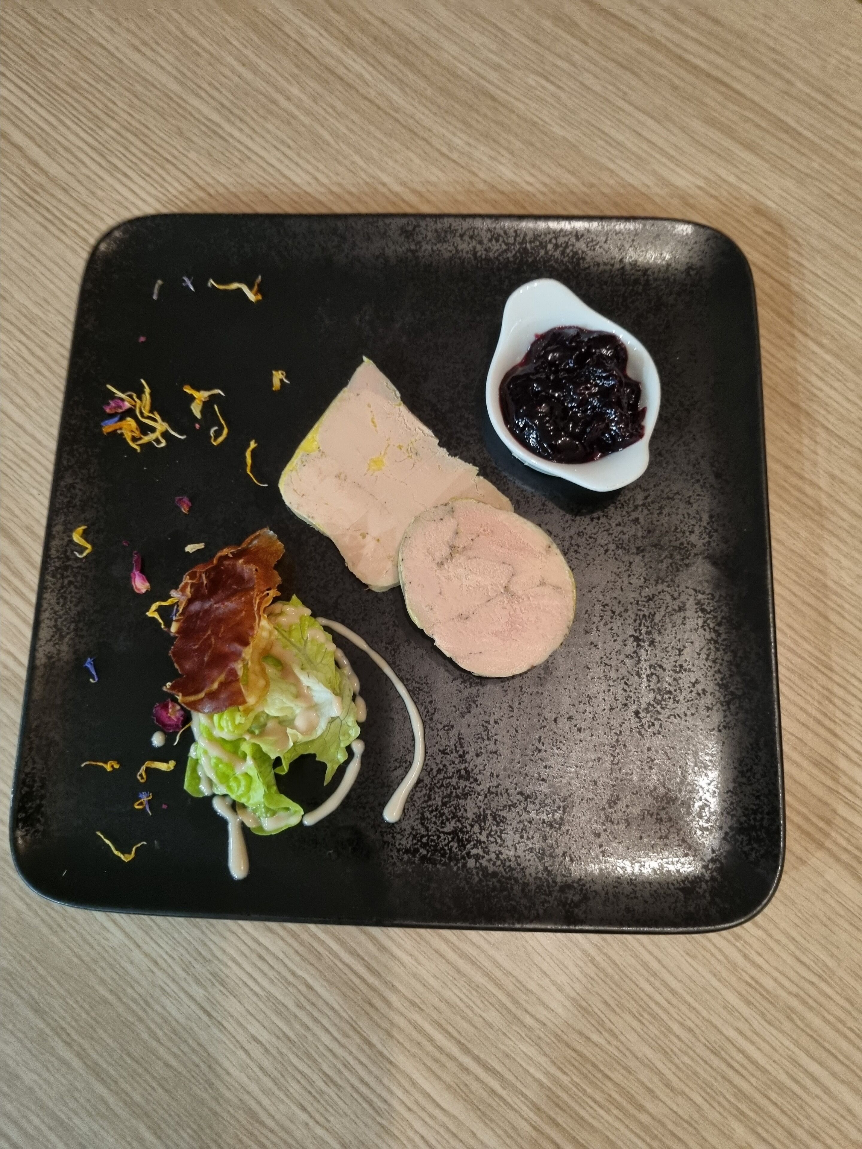 breakfast, lunch and dinner served