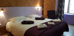 Standard Double Room - Les Carillons (Cransac)