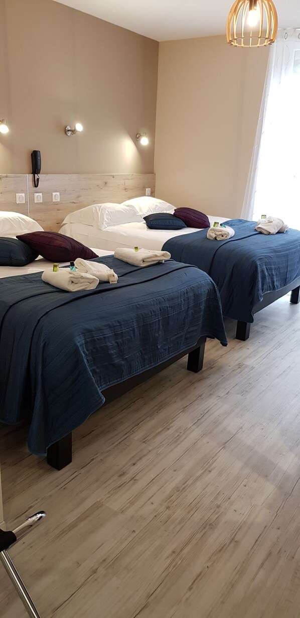 Family Room | Desk, free WiFi - Les Carillons (Cransac)