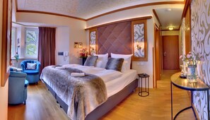 Desk, soundproofing, free WiFi, bed sheets - Hotel Liebesglück - Genießen zu zweit (Winterberg)