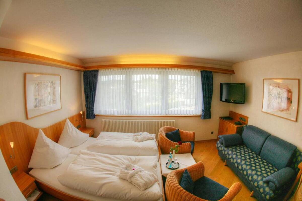 Bureau, chambres insonorisées, Wi-Fi gratuit, draps fournis