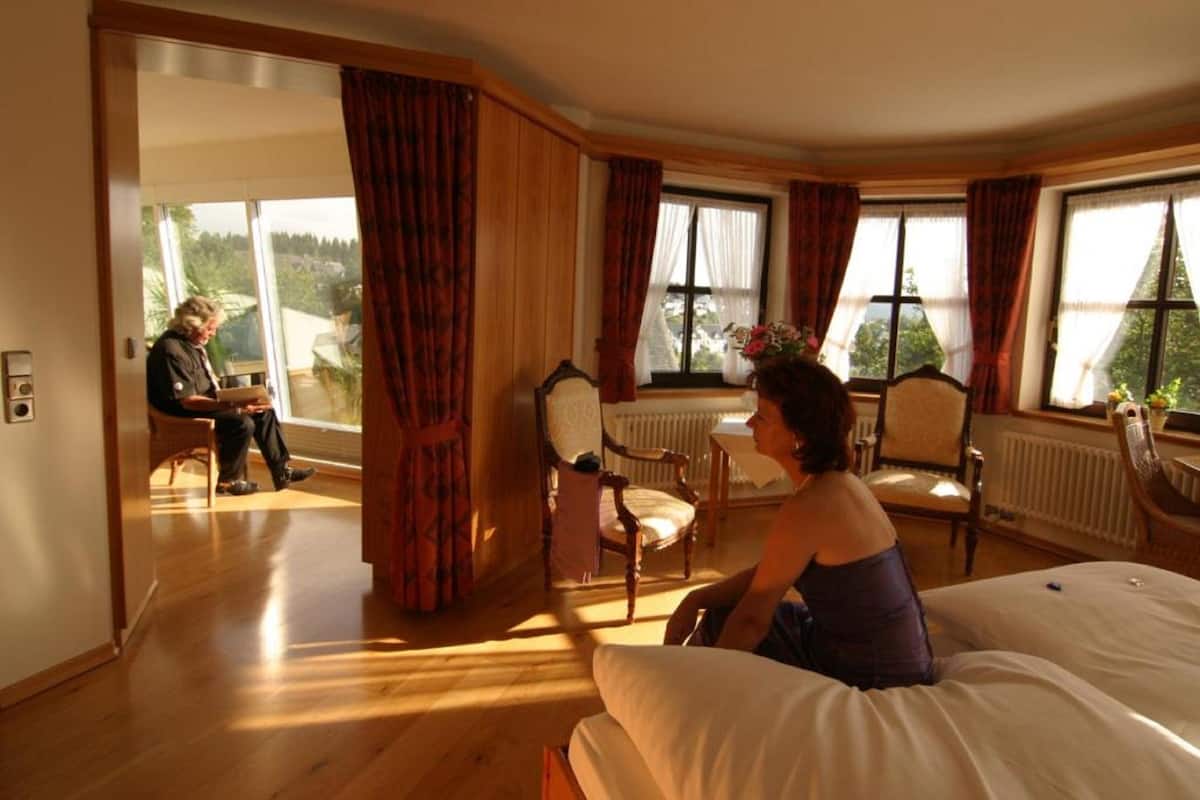 Bureau, chambres insonorisées, Wi-Fi gratuit, draps fournis