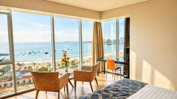 Suite, 1 King Bed, Sea View, Corner | Premium bedding, minibar, in-room safe, individually furnished