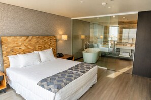 Premium Suite, Ocean View | Premium bedding, minibar, in-room safe, individually furnished - Terrado Cavancha (Iquique)