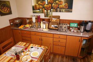 Free daily full breakfast 