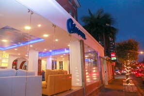 Exterior - Hotel Carolina Montecarlo (Quito)