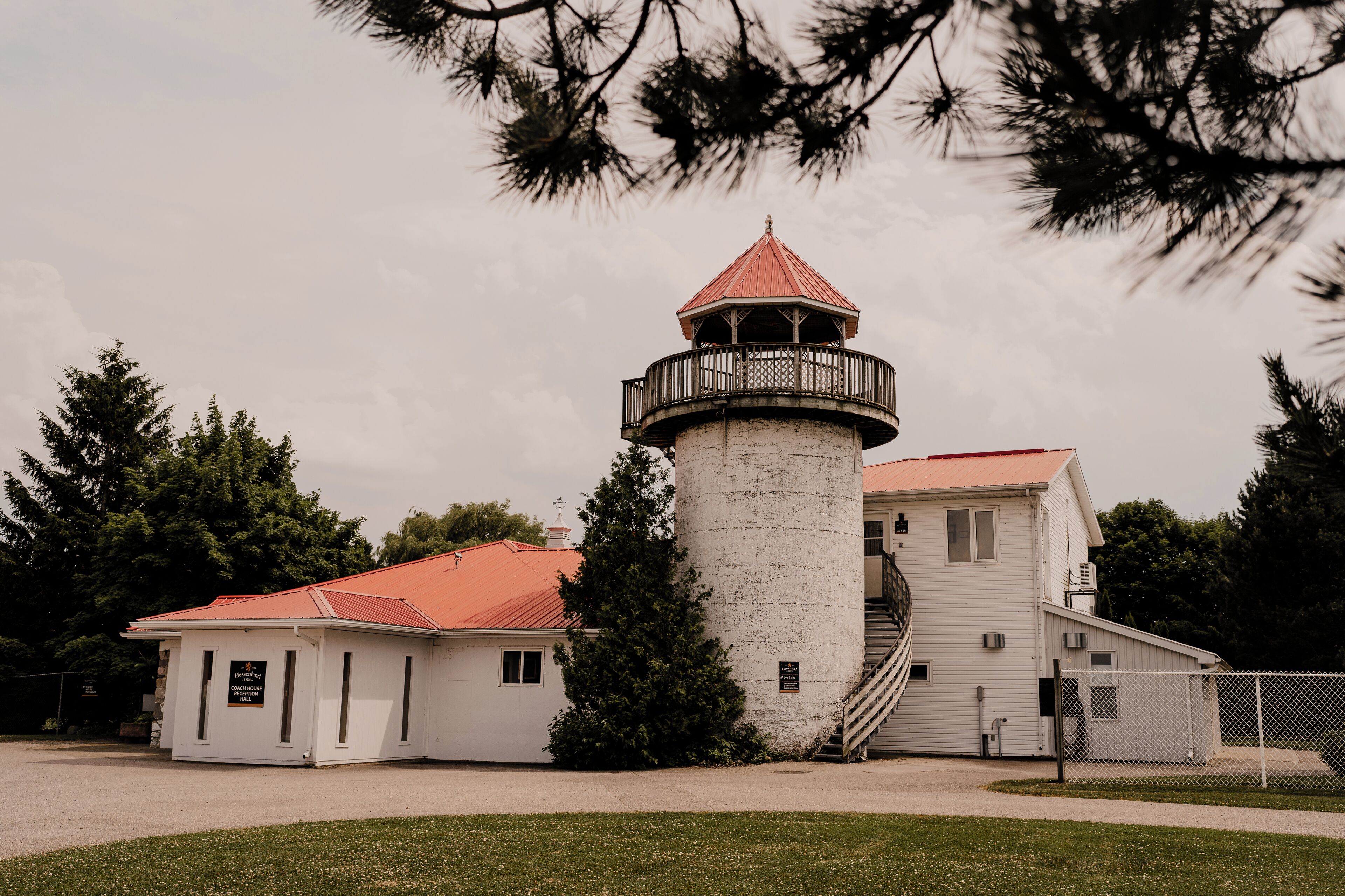 Chambre Simple, 1 grand lit, bain à remous