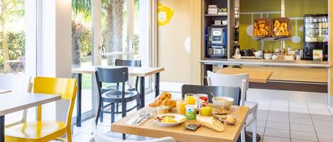 Daily buffet breakfast for a fee