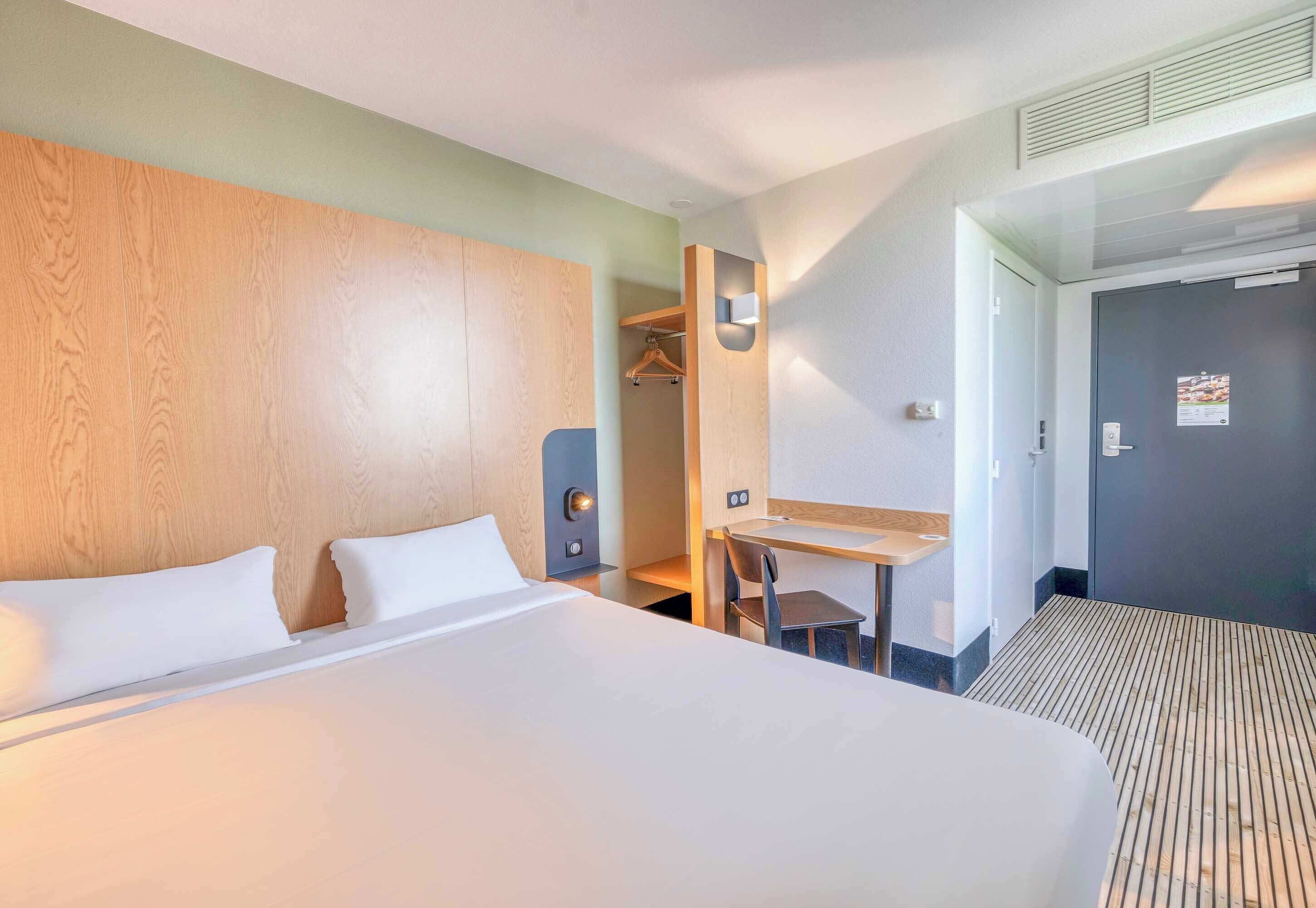 premium bedding, individually decorated, individually furnished, desk