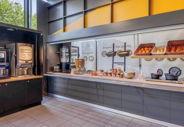 Desayuno buffet todos los días (con cargo)