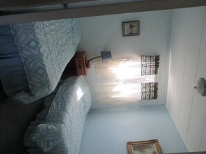 Cottage, 2 Bedrooms (1 king and 2 single beds)