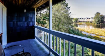 Coast River Inn by OYO Seaside