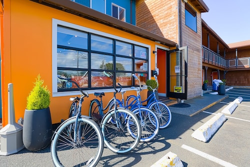 Coast River Inn by OYO Seaside