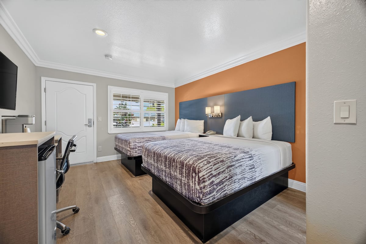 Standard Room, 2 Double Beds | Desk, iron/ironing board, WiFi (free), bed sheets