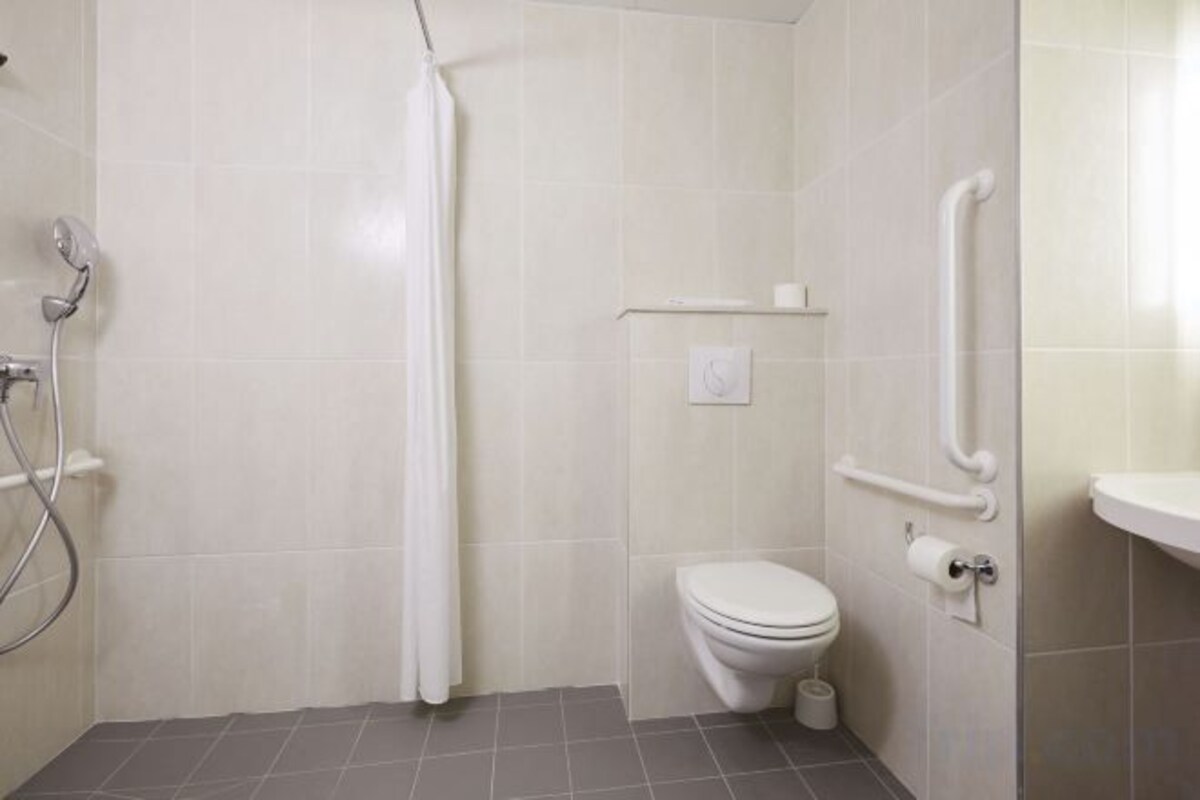 Bathroom | Shower, free toiletries, hair dryer, towels