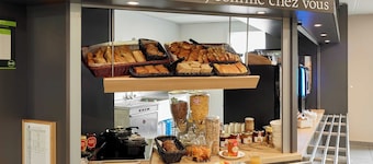 B&B HOTEL Paris Romainville Noisy-le-Sec