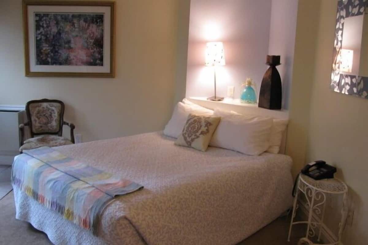 Habitación estándar doble, bañera de hidromasaje | 1 dormitorio, wifi gratis, ropa de cama