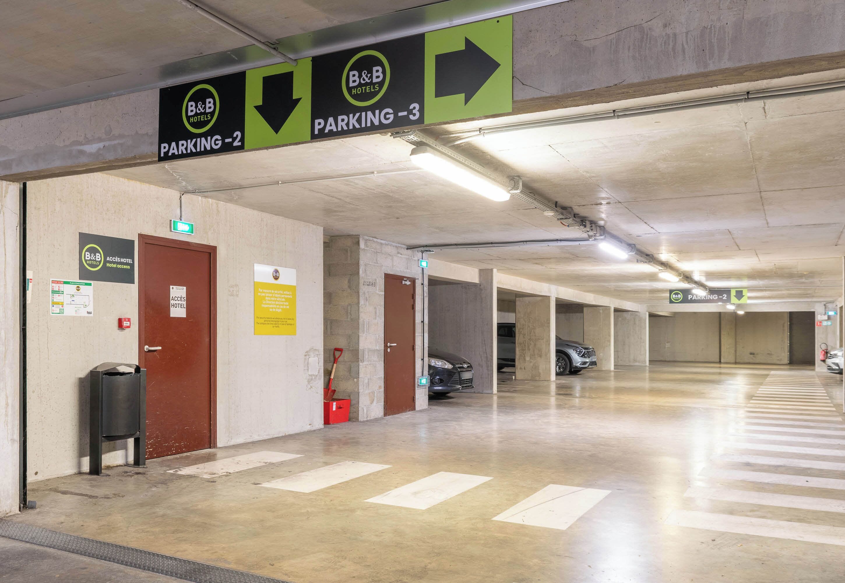 self-parking (surcharge) 10 per day