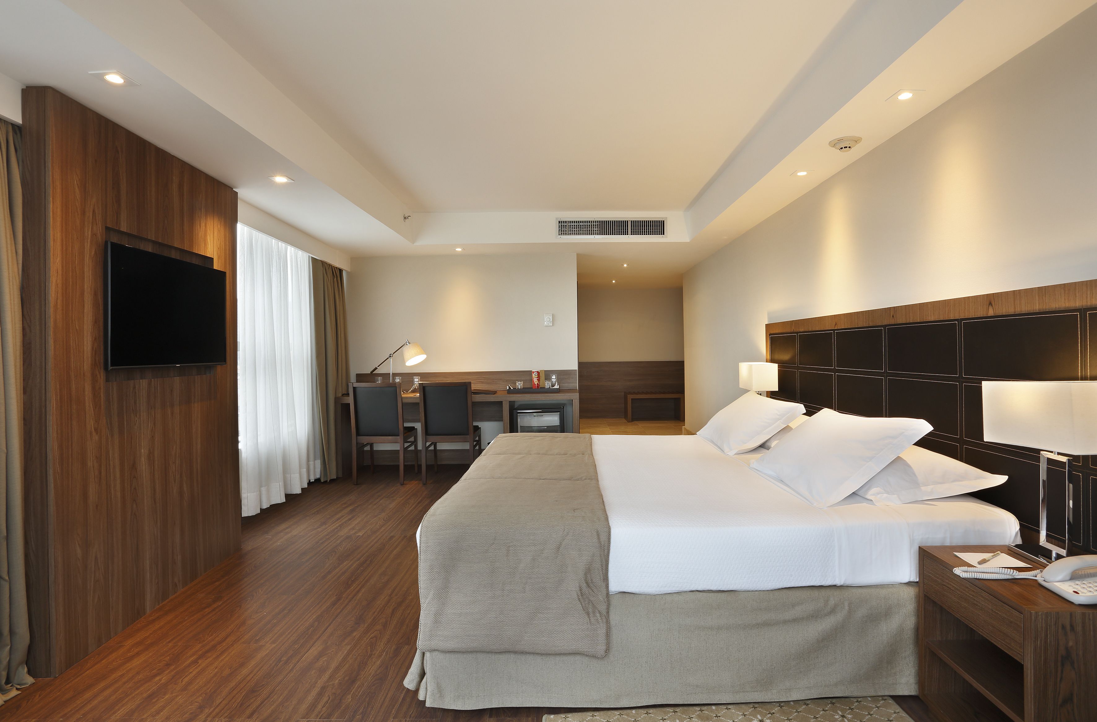 minibar, in-room safe, desk, laptop workspace