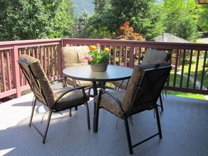 Terrace/patio - Creekside B & B (Nelson)