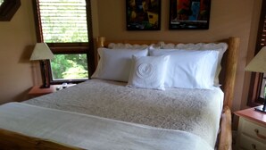 Classic Room, Balcony, Lake View | Free WiFi, individually furnished, bed sheets - Creekside B & B (Nelson)