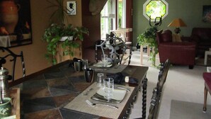 Free daily full breakfast  - Creekside B & B (Nelson)